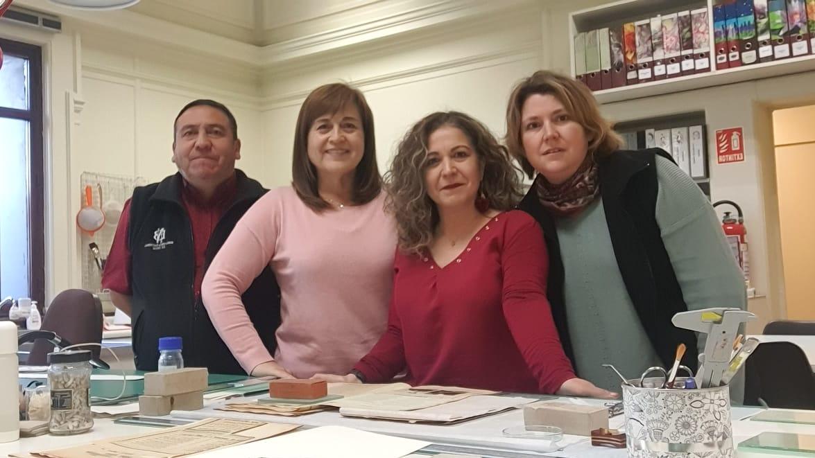 Actual equipo del Departamento de Conservación, Restauración y Microfilmación de la Biblioteca Nacional.