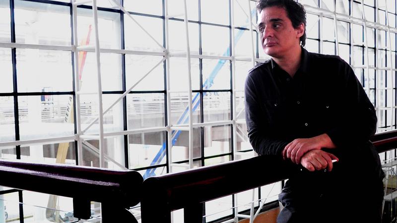 J. P. Meneses en el aeropuerto de Santiago (13c)