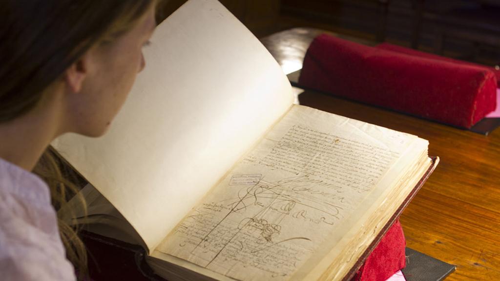 Libro de la colección Sala Medina.