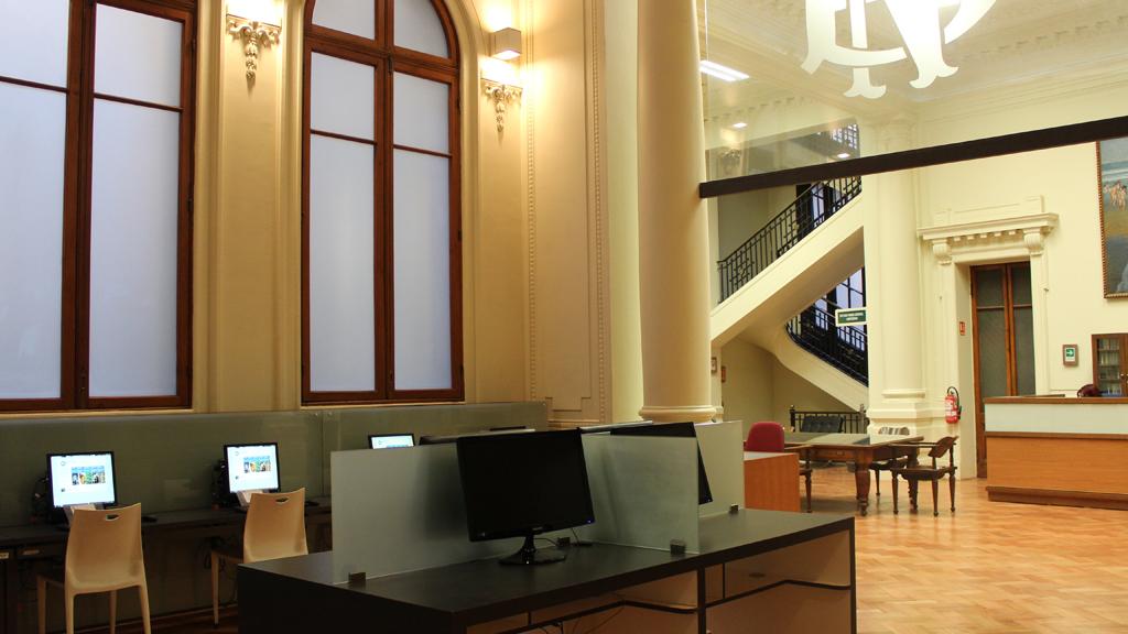Sala Biblioteca Nacional Digital.
