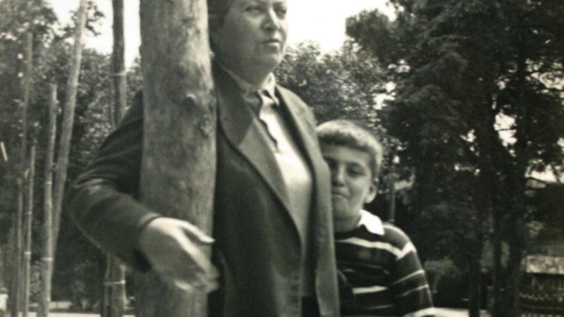 Gabriela Mistral junto a Yin Yin