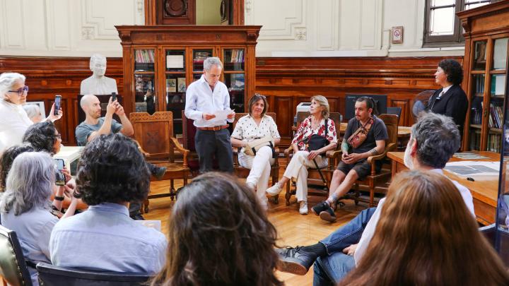 Cristóbal Santa Cruz Lindquist (hermano y albacea de Guadalupe) compartió algunas palabras a los asistentes de la ceremonia.
