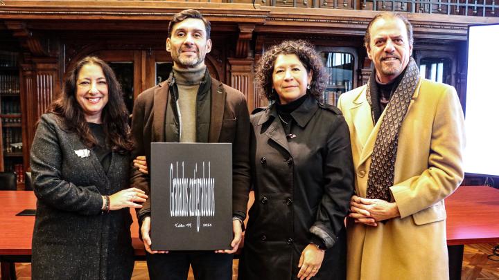 En la ocasión se realizó la donación de un ejemplar de la carpeta colectiva de grabados al Archivo de Gráfica Chilena de la Biblioteca Nacional.