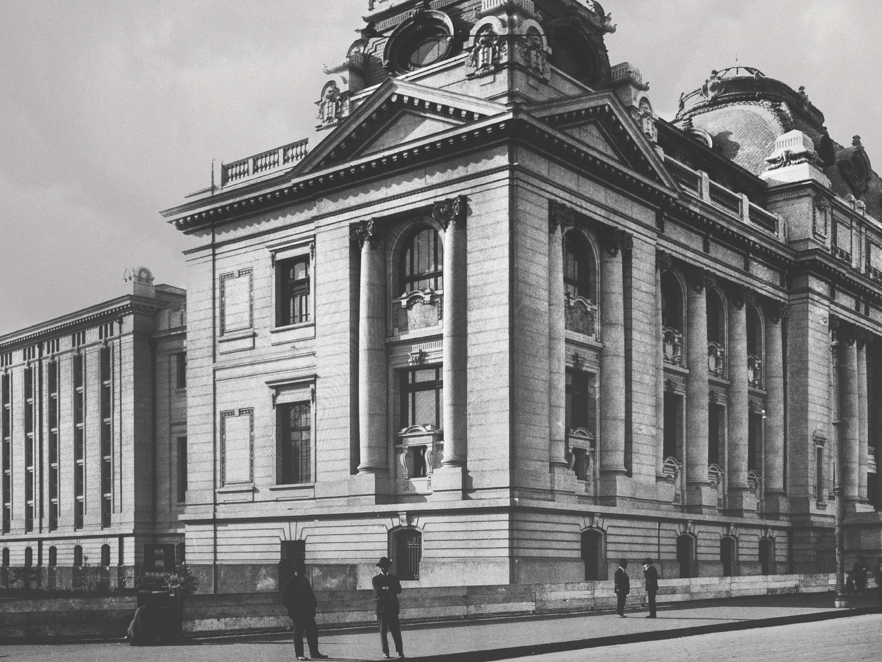 Exposición "Palacio de los libros".