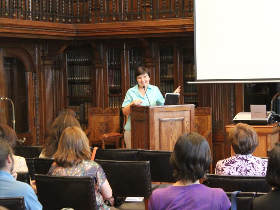 Gabriela Prádenas, presidenta del Colegio de Bibliotecarios