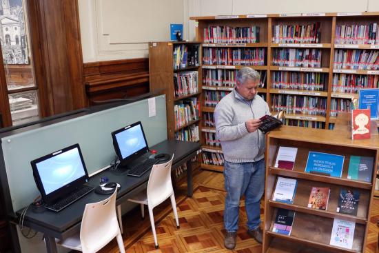 Sección Préstamo a Domicilio de la Biblioteca Nacional.