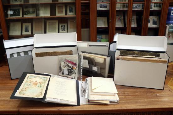 El objetivo de las adquisiciones es enriquecer las colecciones de la Biblioteca Nacional. 