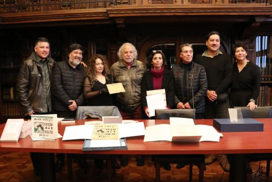 La Fundación Nicomedes Guzmán a cargo de Roberto González Loyola y la familia del escritor, donaron a la BN el manuscrito del libro titulado “Acordeón de ausencias”. 