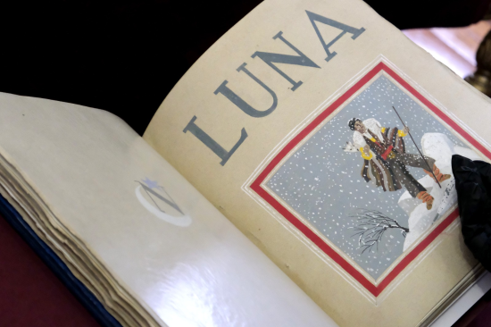 LUNA, la icónica revista fundada por refugiados de la Guerra Civil española en la Embajada de Chile en Madrid