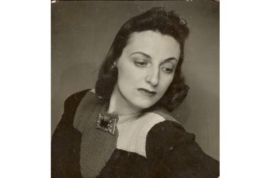Imagen: Pepita Turina, hacia 1940, fotografía. Donación digital de Karen Plath Müller Turina. Patrimonio Cultural Común. 