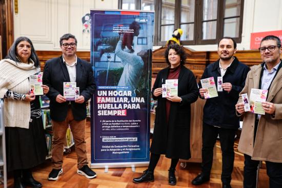 Autoridades de la Biblioteca Nacional de Chile (BN) y el Servicio Nacional de Protección Especializada a la Niñez y Adolescencia RM