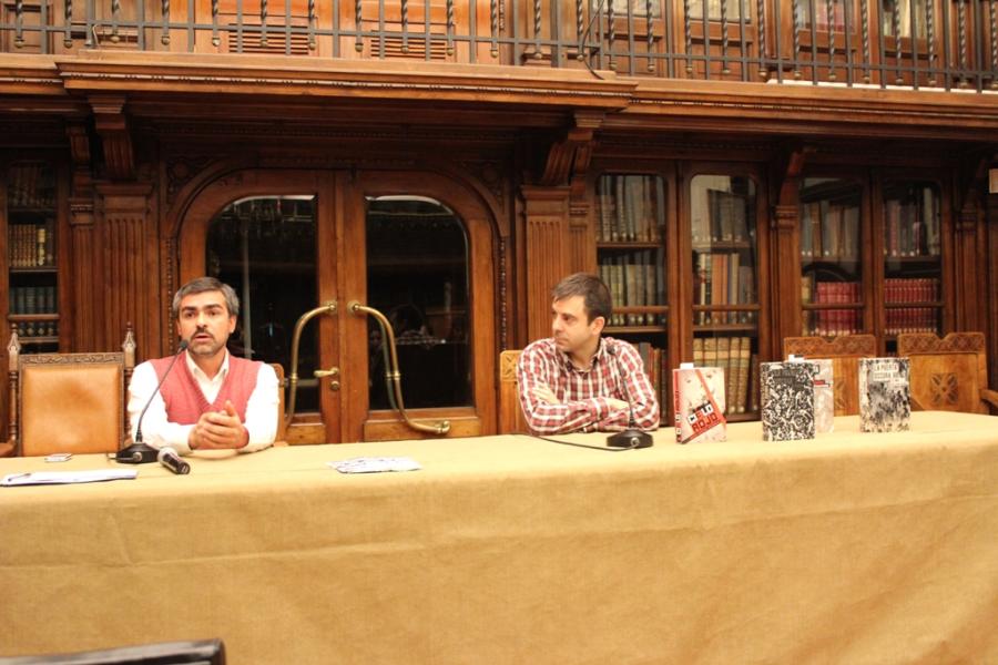 Rodrigo_Aravena_presenta_a_David_Lozano.JPG